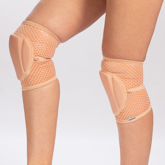 Grippy knee pads – Nude-Latte