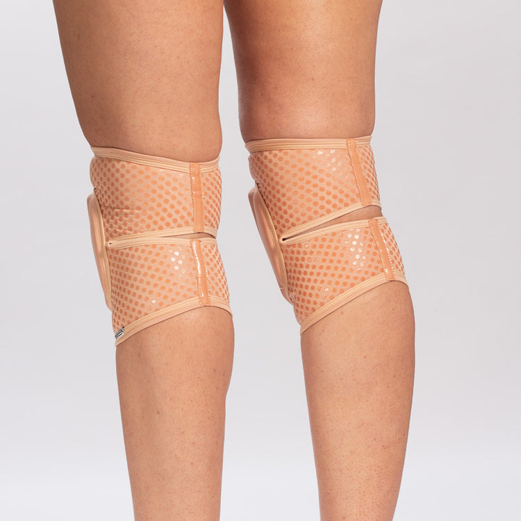 Grippy knee pads – Nude-Latte